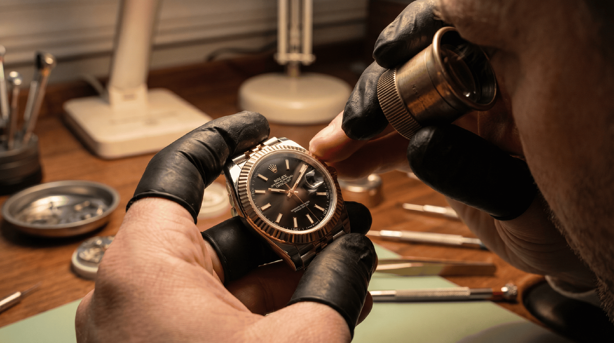 Даже опытному часовщику с лупой сегодня требуется время, чтобы отличить качественный «суперклон» от оригинала.