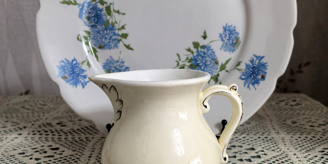 Винтажный фарфор с Авито, приехал интересный молочник ЗИК