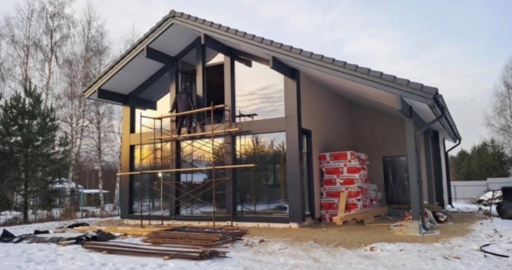 Панорамное остекление — это не только архитектура и свет, но и отдельная зона внимания в страховании.