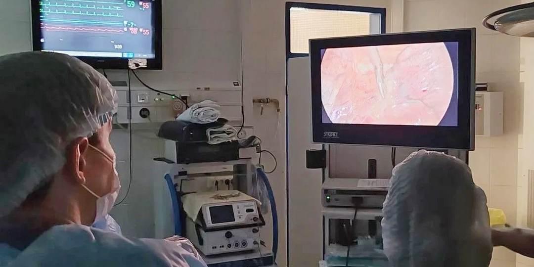 В ХМАО провели уникальную операцию пациенту с раком легкого и опухолью сердца