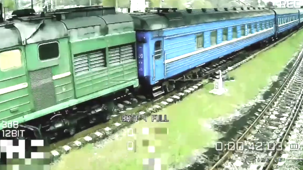 Дрон России атаковал тепловоз Украины в Херсоне