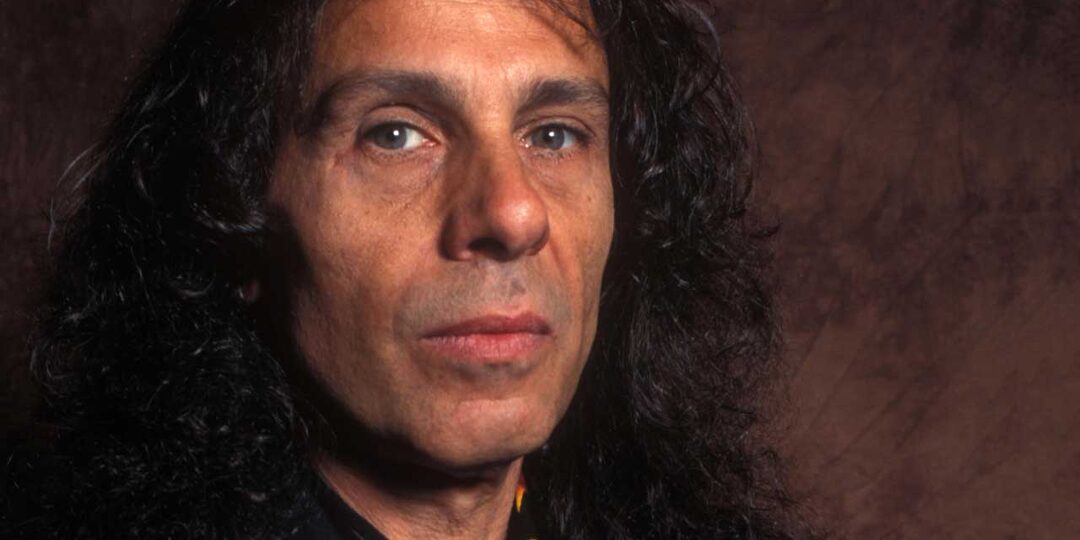 Где пели ваши кумиры, пока не стали известными? 10 шокирующих примеров