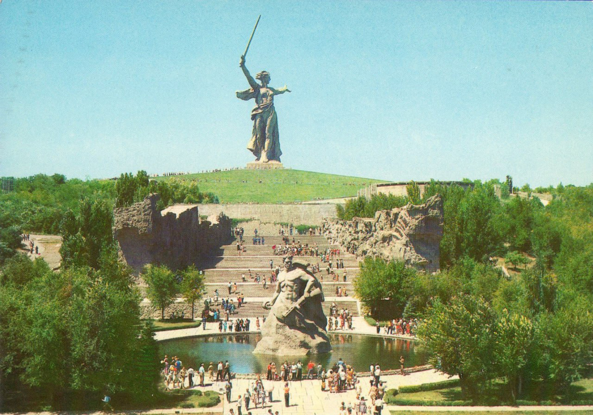 Мамаев курган. Памятник-ансамбль героям Сталинградской битвы