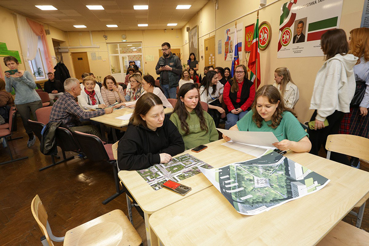    Накануне публике представили эскизы будущего благоустройства, дабы все желающие могли высказать замечания и пожелания.   
Фото: Андрей Титов