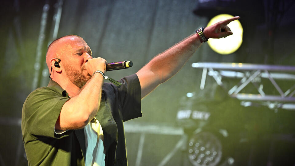     Loc-Dog перепел песню "Все зависит от Бога и немного от нас" для трибьюта Любэ РИА Новости/Пелагия Тихонова