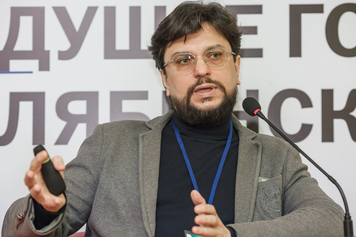 Дмитрий Довбня