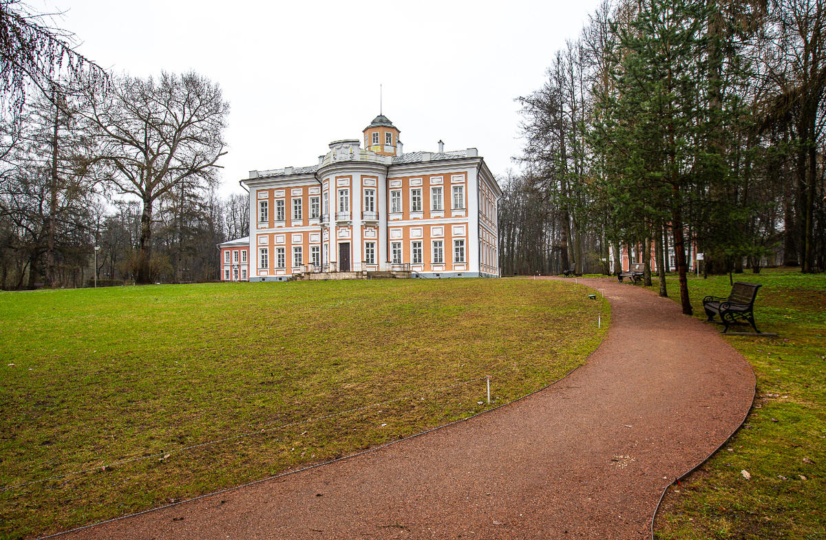 Усадьба Вязёмы. Главный дом. Большие Вязёмы, Одинцовский городской округ Московской области. Фото автора статьи