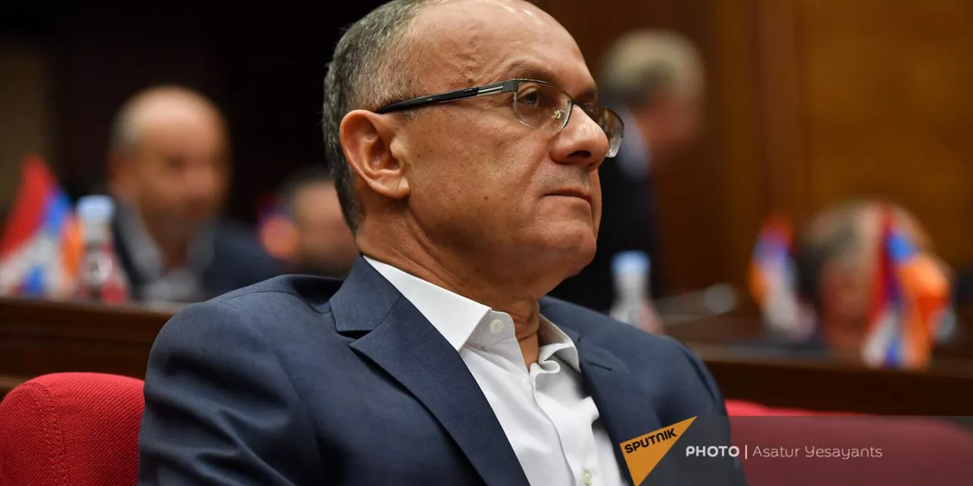 Сами все и провалили: экс-министр обороны ответил Пашиняну по поводу "сбежавших генералов"