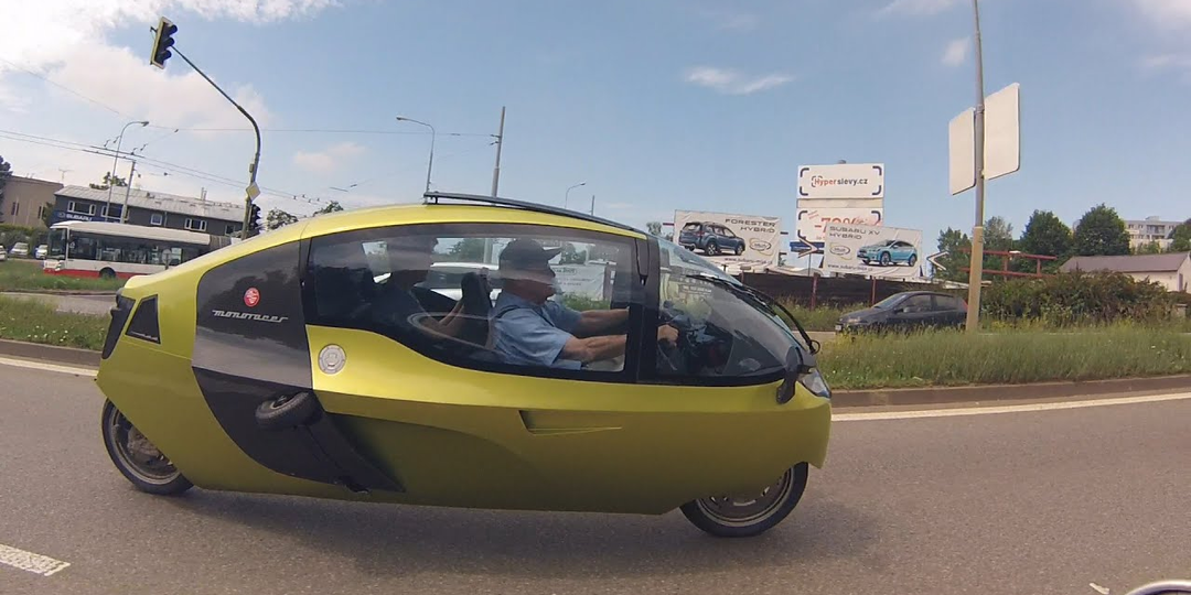 Компания BMW готовит полностью закрытый мотоцикл