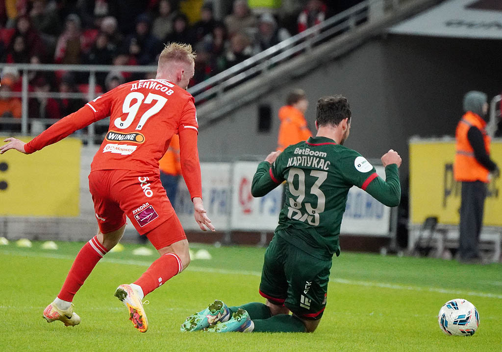    Владимир Быстров: "Уход Игоря Денисова из СШОР - потеря для футбола". Алексей Андрианов