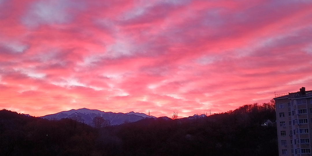 Такие разные рассветы...Адлер весенний...