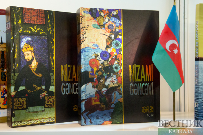 Россия испытывает потребность в изучении азербайджанского языка – Оверчук