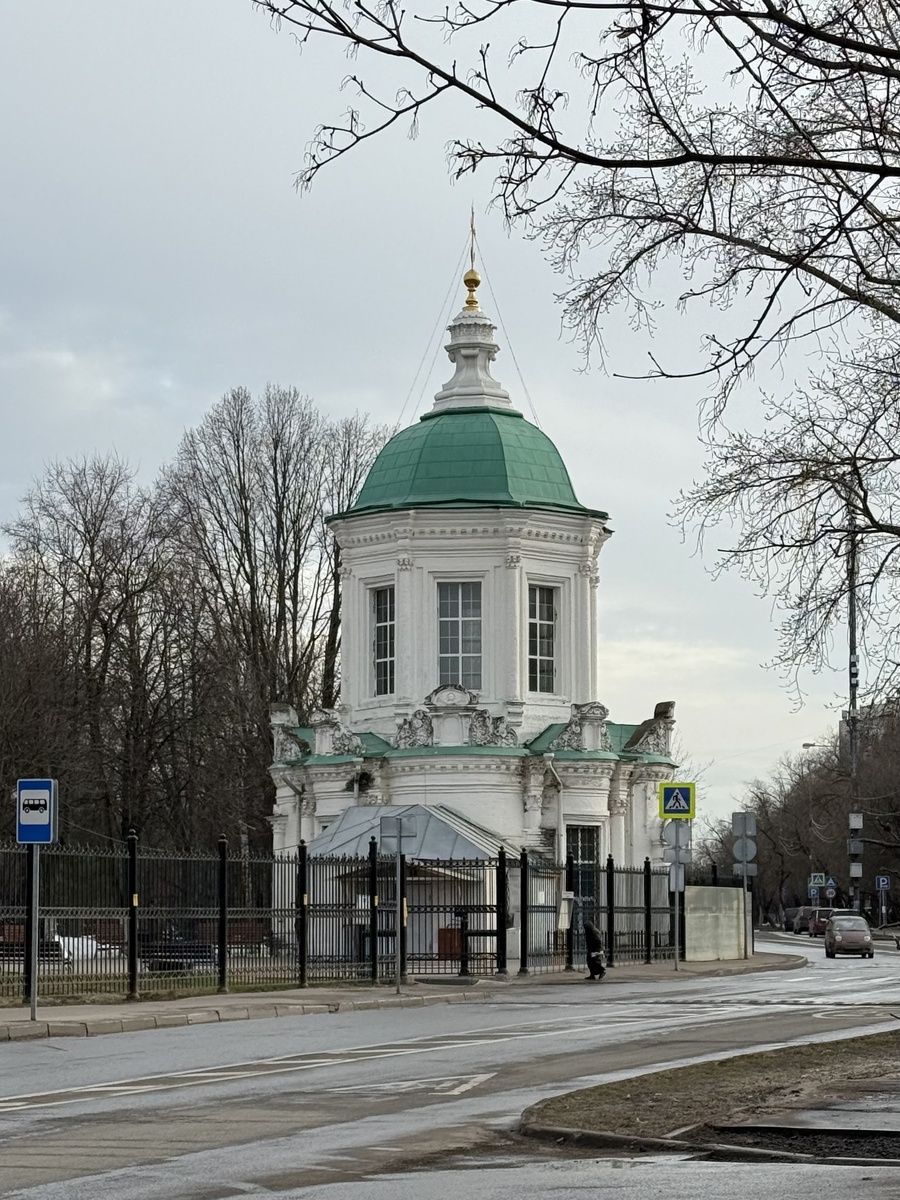 Фото автора канала. Церковь Знамения иконы Божией Матери в Перове.