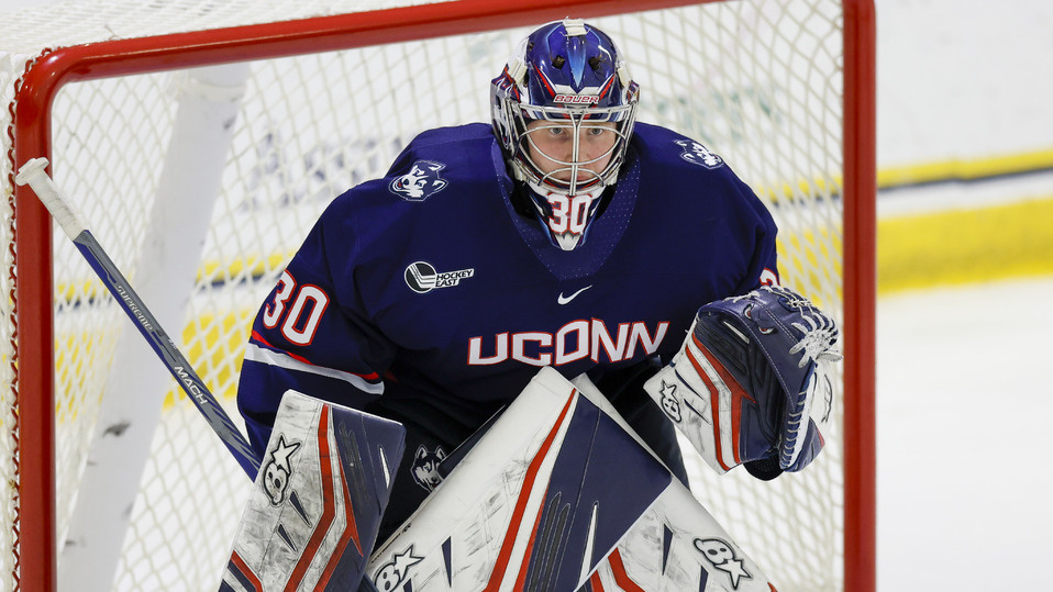     Арсений Сергеев в игре за "Университет Коннектекута" / фото: AP