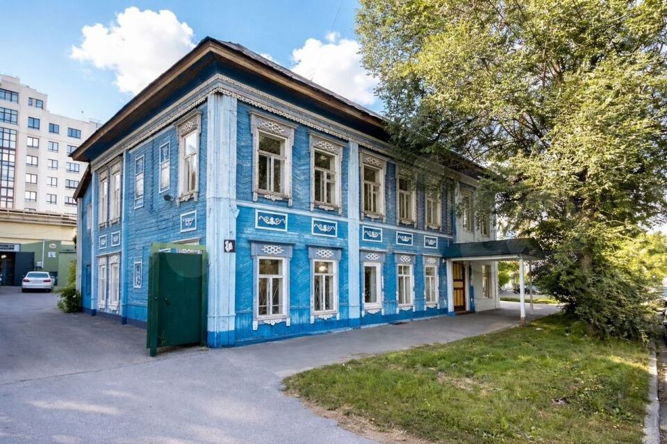    Деревянное здание находится на улице Анатолия, 92. Источник: avito.ru