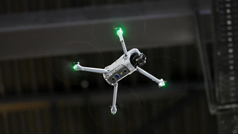    Суд передал государству 26 изъятых на таможне в Петербурге квадрокоптеров Автор фото: Ермохин Сергей / "ДП"