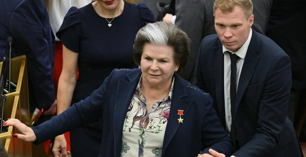 Узнав что 89-летняя Терешкова собирается баллотироваться в Думу, россияне предложили снова отправить её в космос.