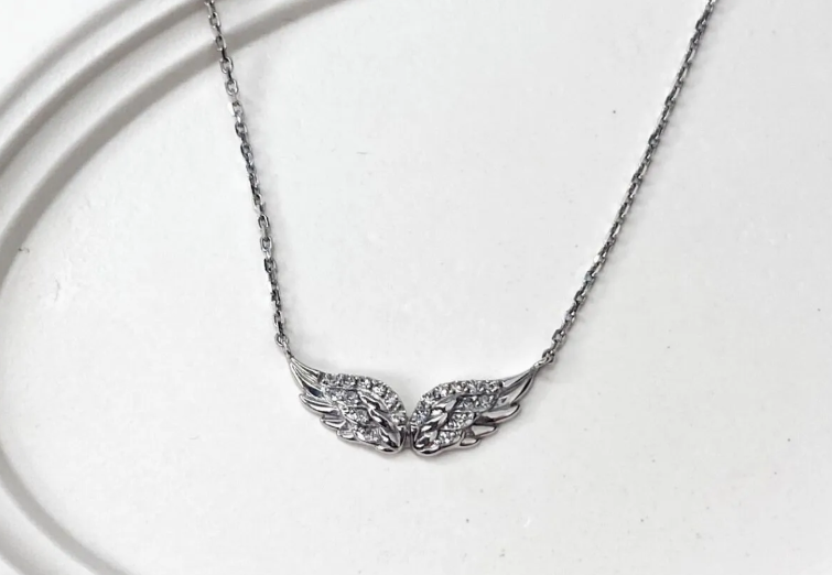 Ювелирные украшения на каждый день: серьги, кольца, колье, браслеты