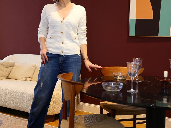 Трикотаж после 50? Да, если носить его ТАК - 12 стильных образов с кофтами и кардиганами на весну