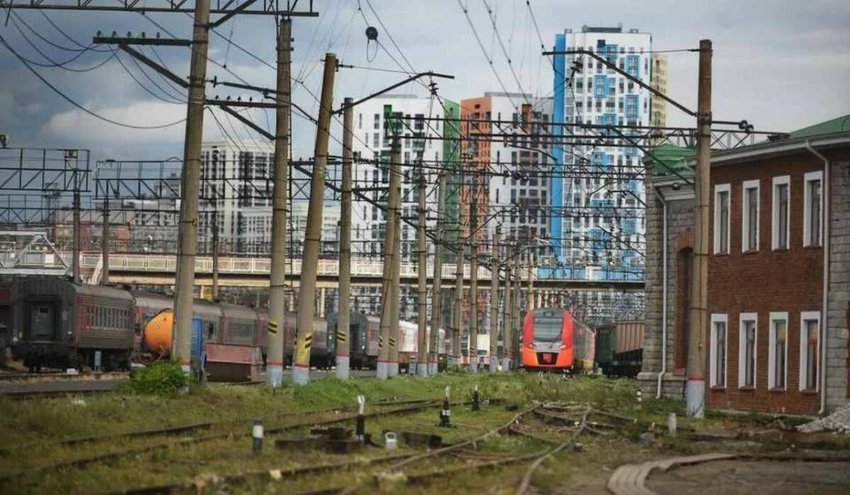     Поезд. Источник: rostov.kp.ru Автор фото: Алексей Булатов