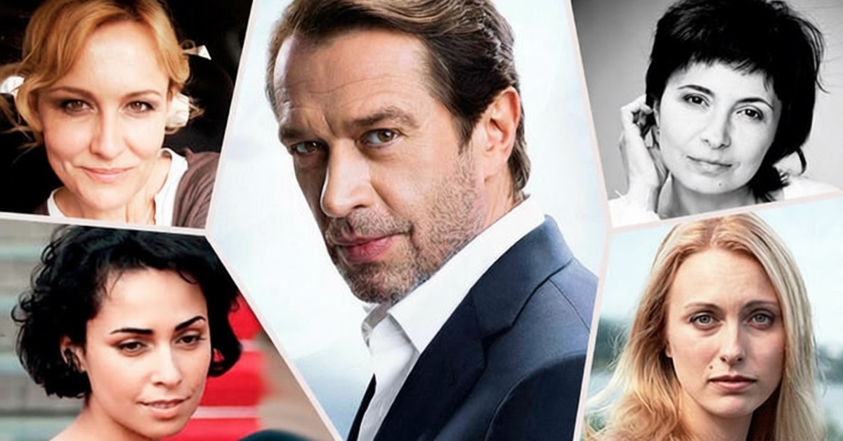 Личная жизнь Владимира Машкова — это словно секретный архив, где каждая страница запечатана в восковой печати. Но это не помешало ему четыре раза жениться, как будто он коллекционирует разбитые сердца, и крутить романы с самыми известными девушками. И кто знает, может, каждая из них — это просто очередная попытка найти ту самую, которая не сбежит, оставив его с разбитым сердцем и парой лишних фотографий в телефоне.