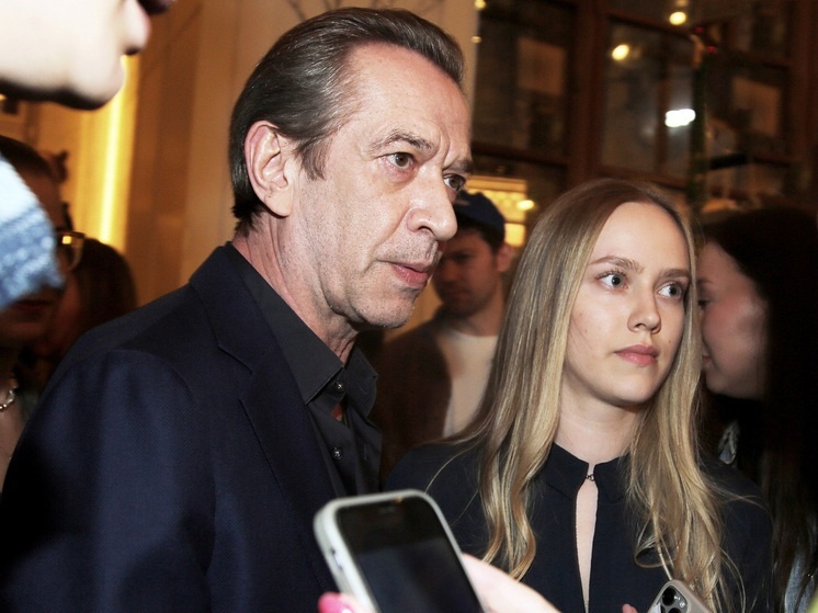 Влади́мир Льво́вич Машко́в — советский и российский актёр театра и кино, театральный режиссёр и педагог, кинорежиссёр, сценарист, кинопродюсер, общественный деятель; народный артист Российской Федерации. Лауреат премий «Ника», «Золотой орёл» и «ТЭФИ» (род. 27 ноября 1963, Тула) 