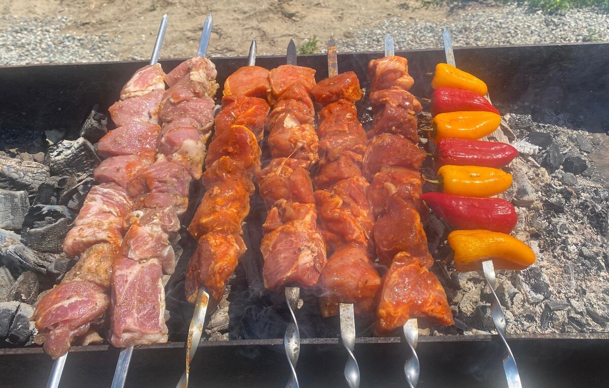 Шашлык в маринадах ТМ KAISERHELF ( фото предоставлено нашим клиентом-производителем)