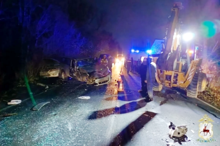 Владимирский дедушка протаранил на «китайце» экскаватор и Форд. Пострадала бабушка