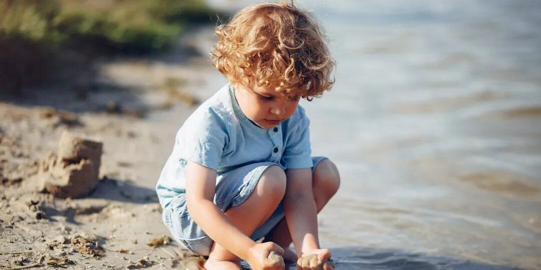 Игры в грязи: почему они нравятся детям и чем полезны для развития?