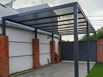 Готовый навес из поликарбоната, установленный нашим специалистом в Краснодаре. Работаем по Краснодару и краю. Больше примеров смотрите в портфолио на нашем сайте. Источник: официальный сайт компании АЛ-ковка — https://al-kovka.ru