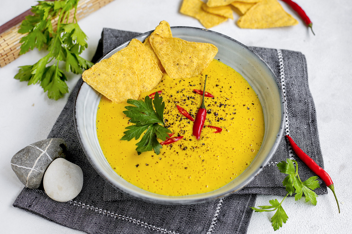 Кукурузный суп на кокосовом молоке с куркумой и перцем Чили