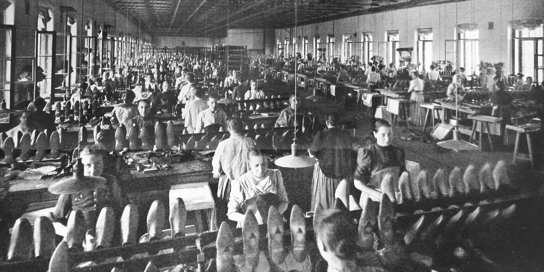 Калоши и галоши: история производственного цеха товарищества «Треугольник»