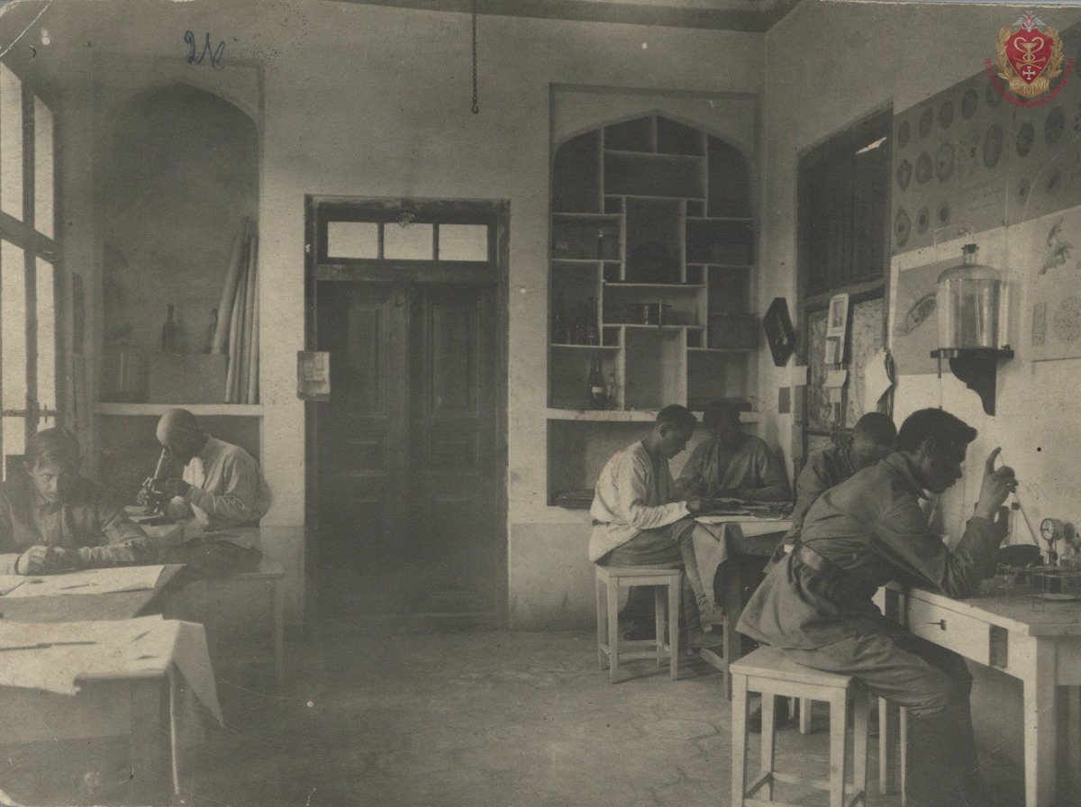 7-ой противомалярийный отряд Туркестанского Военного округа за работой. 1924 г. Из коллекции Военно-медицинского музея