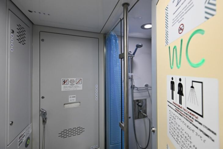 Этим летом пассажиры девяти поездов «Таврия» смогут воспользоваться вагонами с душем