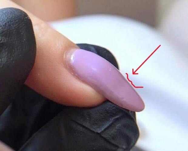 Что за вмятины на гель-лаке?