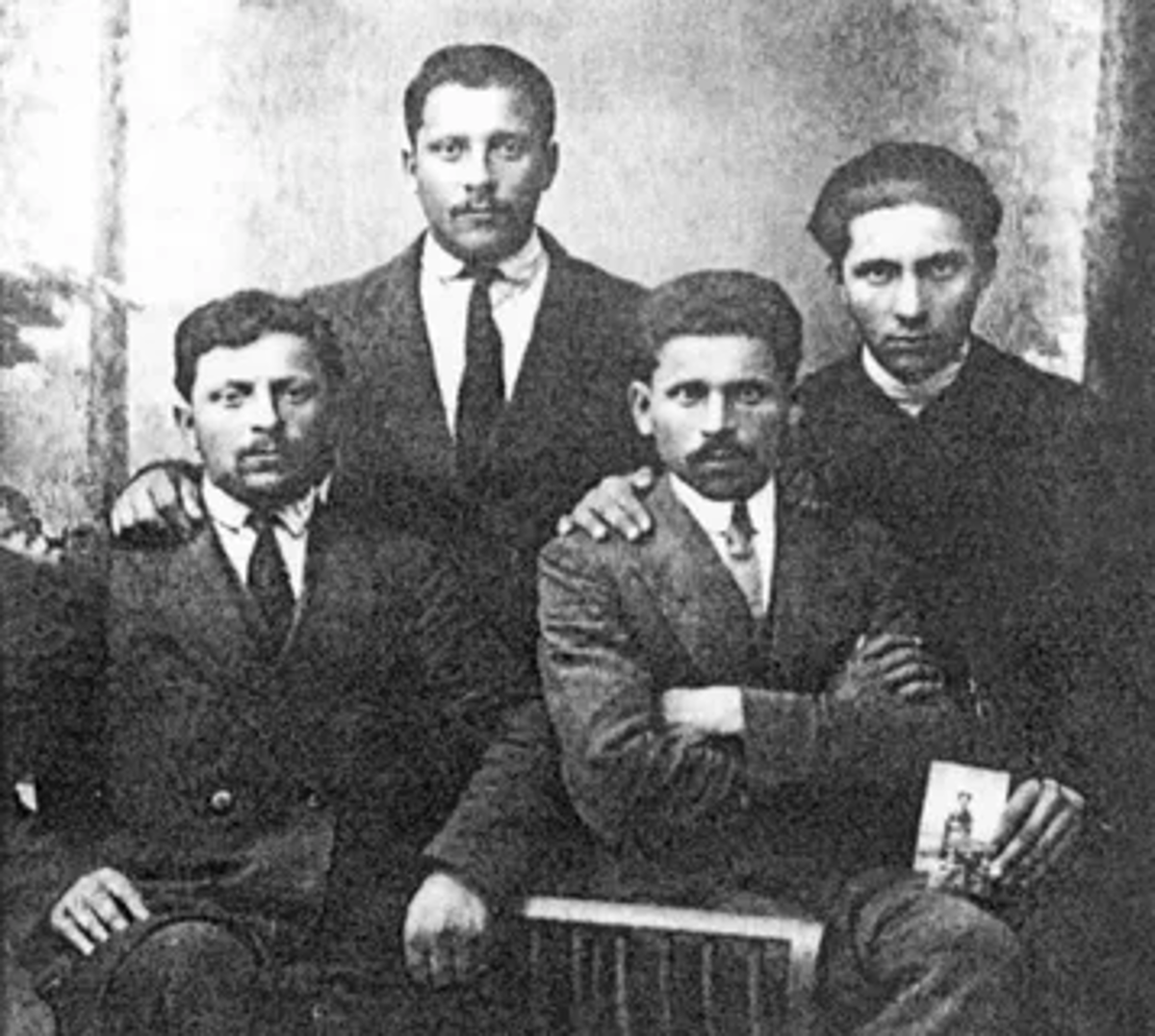 Моисеевичи.