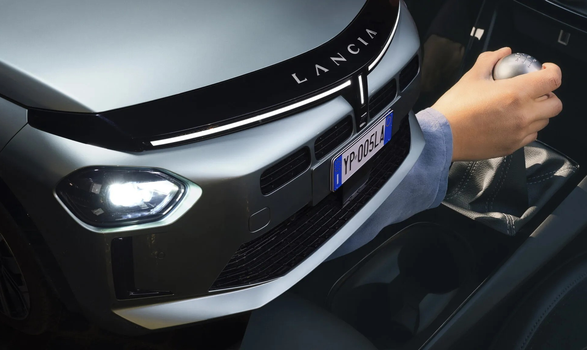 Новая самая дешевая версия Lancia Ypsilon выходит на рынок с «механикой» и простым ДВС