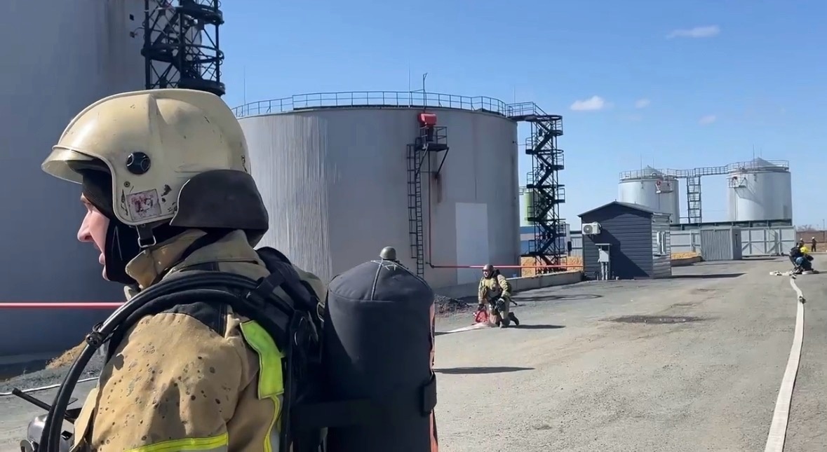    В Орске отработали действия при возможных атаках с воздуха по предприятиям города