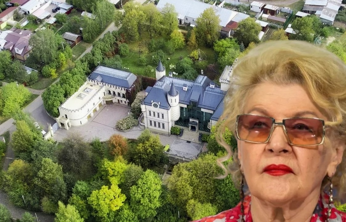 Суть проста: золотые унитазы и показная роскошь - это не признак успеха, а диагноз.
