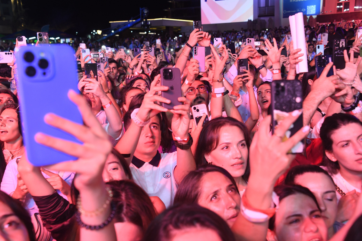 Когда-то они собирали полные залы, а теперь рады любой работе. Фото: Веленгурин Владимир/kpmedia.ru