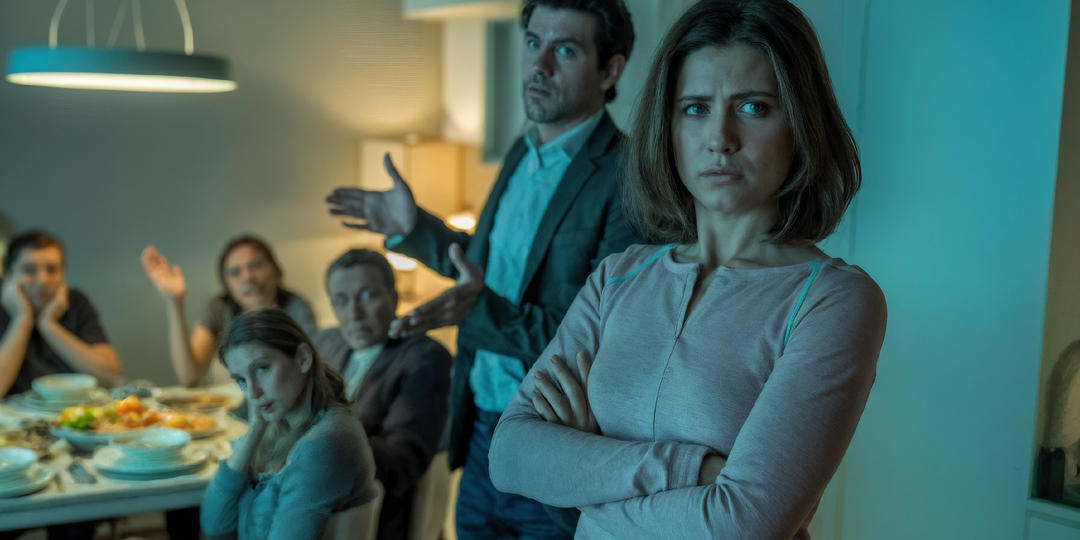 Пришла домой с работы, а у меня полная квартира родственников мужа — приехали на полгода