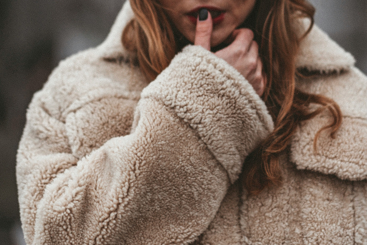 Специфической информацией Алиса тоже владеет. Например, ей известна скорость ветра и атмосферное давление. Фото: Eugene Chystiakov / Unsplash