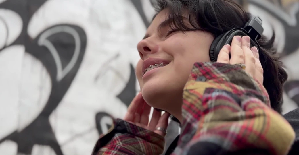 Плейлист поколения Z: что слушают современные подростки