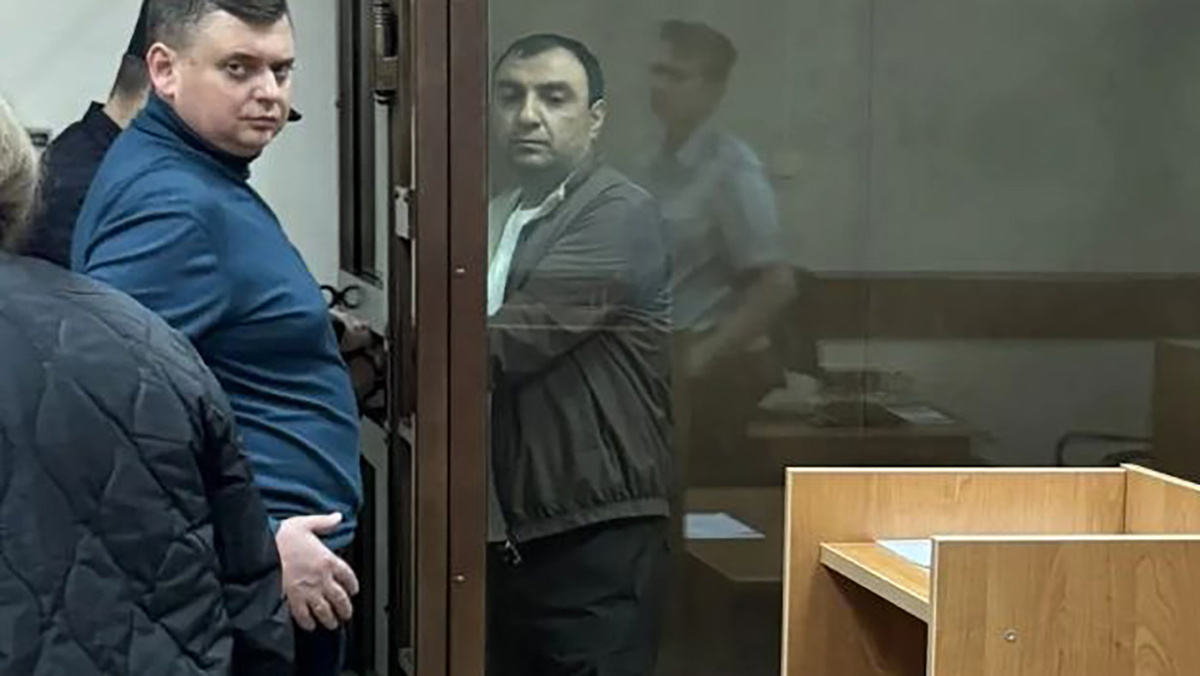   Суды общей юрисдикции города Москвы / @moscowcourts / Telegram- Ишхан Тамоян (в центре)