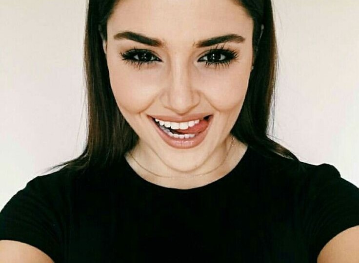 💥Ханде Эрчел часто становится объектом несправедливой критики и сплетен в турецких соцсетях и прессе