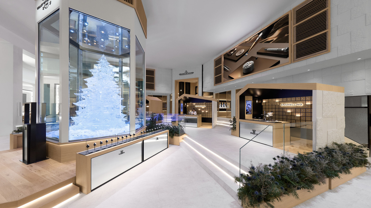 Стенд компании.