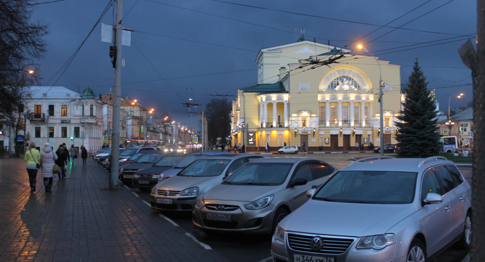 В Ярославской области отменили платные парковки в будни по ночам