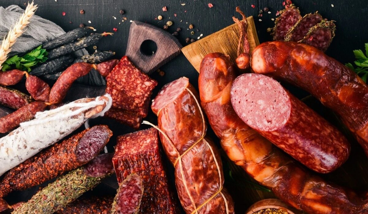 Копчёности и колбасы: разбор вреда, и как выбирать менее опасные продукты?