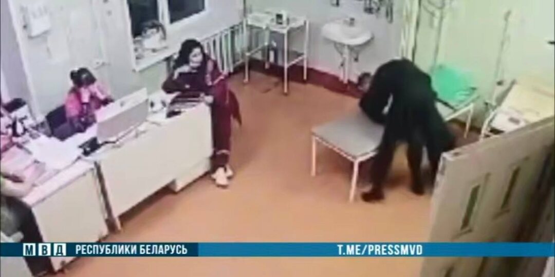 На Витебщине пьяный мужчина пытался застрелить милиционера из его табельного оружия