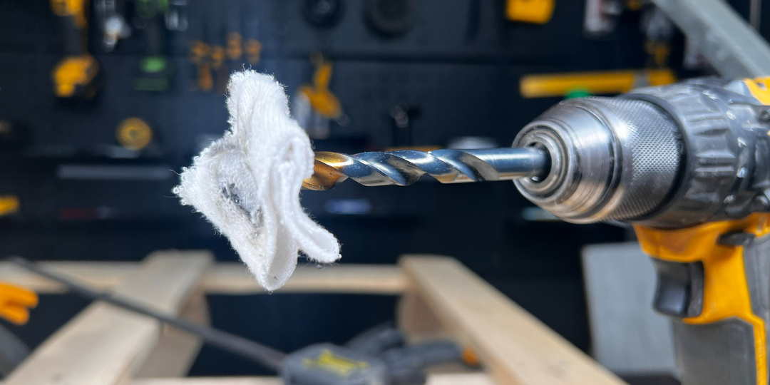 Намотал тряпку на сверло… и понял, почему у старых мастеров все получается. Почему нас этому не учили?